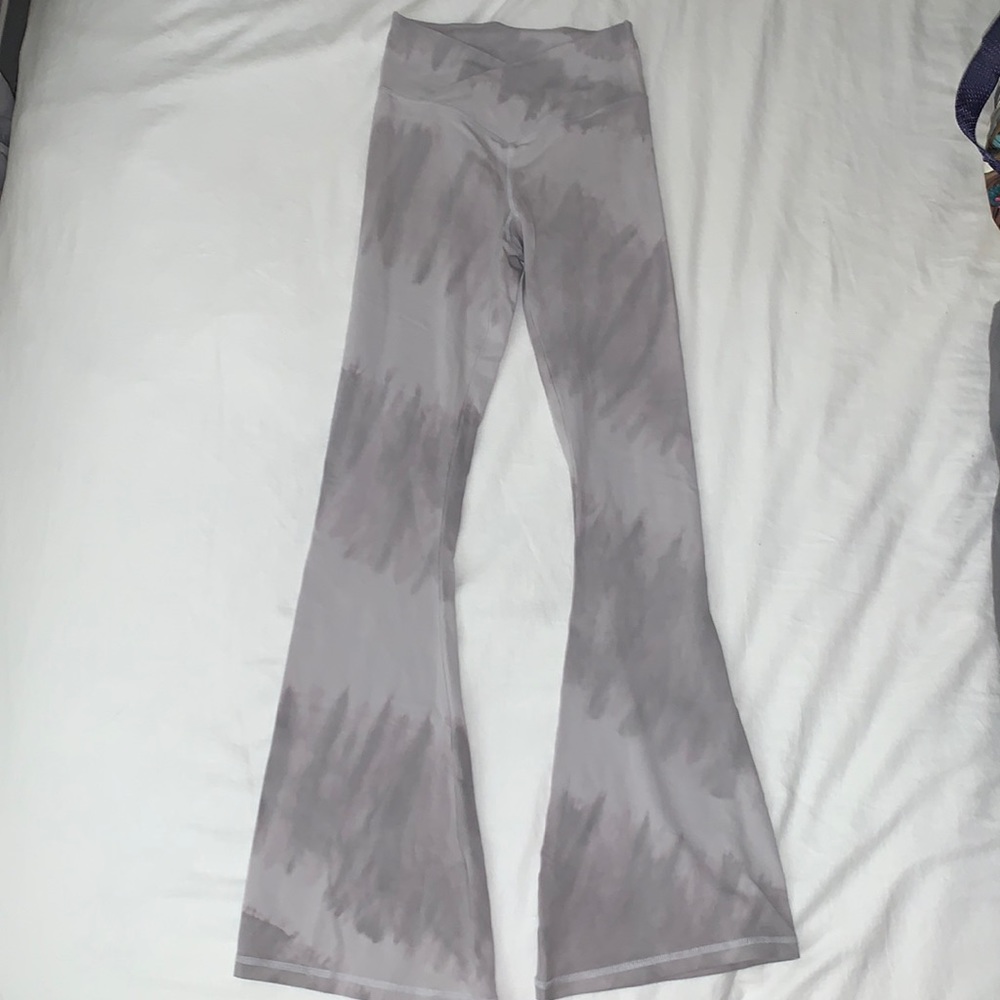 PINK crossover flare leggings